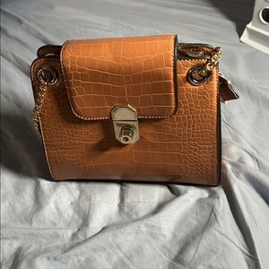 Croc-Embossed Tan Handbag with Gold Chain